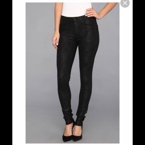 🌟HUDSON textured skinny jeans